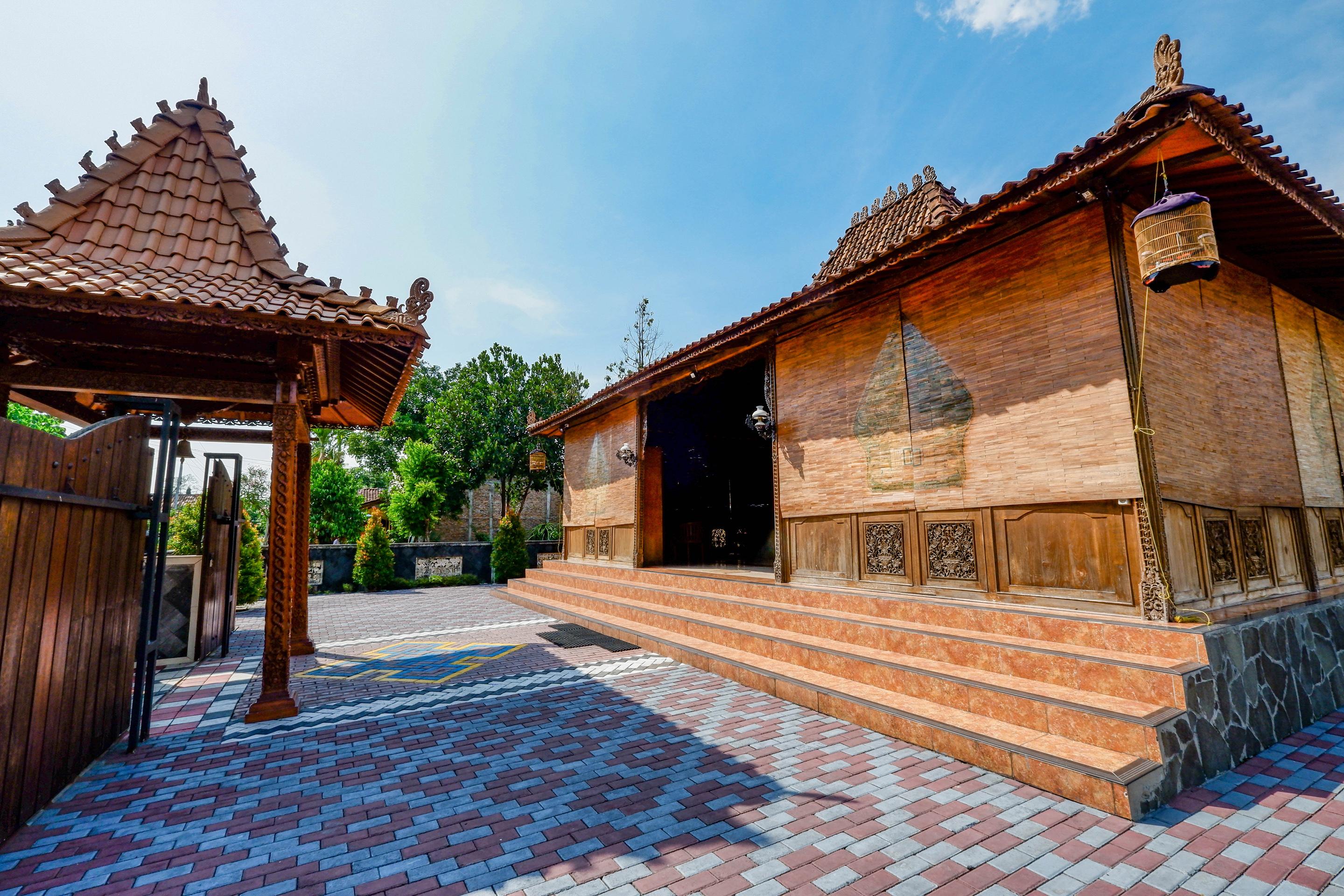 Oyo 2327 Pagsis Village Klaten Exteriér fotografie